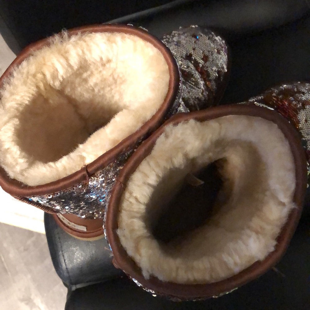 Ugg Sequin Boot Woman’s Size 8 - image 8